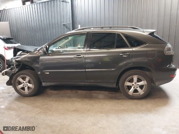 2005 Lexus RX 330 with VIN JTJHA31U250092803, listed as a IAAI auction lot 41889441 with 166,925 mi miles. Bid and sale history available at carsss.com. Image 15.