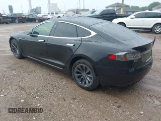 2018 Tesla Model S 75D with VIN 5YJSA1E21JF283971, listed as a IAAI auction lot 42507010 with 117,934 mi miles and . Bid and sale history available at DreamBid. Image 3.