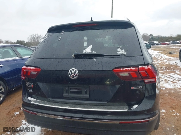 2021 Volkswagen Tiguan SE with VIN 3VV2B7AX6MM102379, listed as a IAAI auction lot 41613929 with 42,483 mi miles. Bid and sale history available at carsss.com. Image 16.