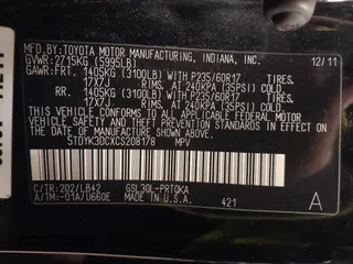 2012 Toyota Sienna XLE AAS with VIN 5TDYK3DCXCS208178, listed as a IAAI auction lot 41788262 with 329,823 mi miles and . Bid and sale history available at carsss.com. Image 9.