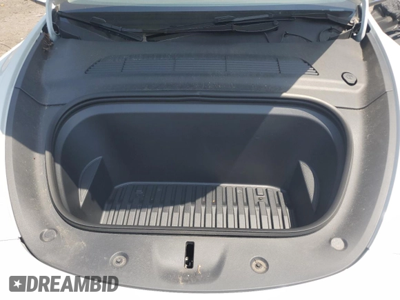 2024 Tesla Model Y с VIN 7SAYGDED3RF182859, выставлен на аукционе Copart как лот 61368825 с пробегом 13 914 миль миль и Списание • Salvage title. История ставок и продаж доступна на DreamBid. Изображение 11.