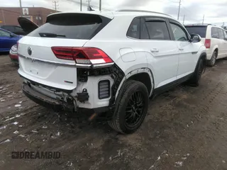 2020 Volkswagen Atlas SE with VIN 1V26E2CA0LC211728, listed as a IAAI auction lot 41726981 with 122,524 mi miles and . Bid and sale history available at DreamBid. Image 4.