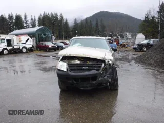 2003 Ford Explorer XLS z VIN 1FMZU72K23ZB43952, wystawiony jako Copart lot #52150285 z przebiegiem 161 828 mil mil oraz Szkody całkowita. Historia ofert i sprzedaży dostępna na DreamBid. Obrazek 5.