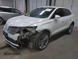 2016 Lincoln MKC Reserve z VIN 5LMTJ3DH6GUJ11160, wystawiony jako IAAI lot #41802010 z przebiegiem 96 861 mil mil oraz . Historia ofert i sprzedaży dostępna na DreamBid. Obrazek 21.