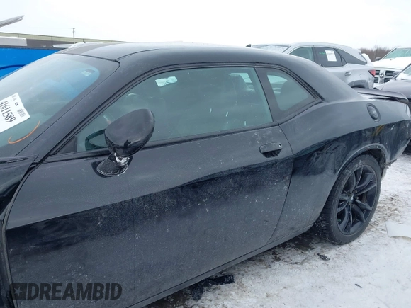 2017 Dodge Challenger SXT Plus z VIN 2C3CDZAG1HH535125, wystawiony jako IAAI lot #41611589 z przebiegiem 56 588 mil mil oraz . Historia ofert i sprzedaży dostępna na DreamBid. Obrazek 15.