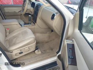 2009 Ford Explorer Limited with VIN 1FMEU75EX9UA34987, listed as a IAAI auction lot 41848673 with 203,661 mi miles. Bid and sale history available at carsss.com. Image 5.