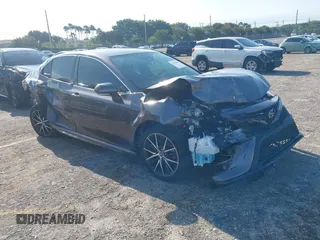 2023 Toyota Camry SE z VIN 4T1G11AK2PU730296, wystawiony jako IAAI lot #41995085 z przebiegiem 14 299 mil mil oraz . Historia ofert i sprzedaży dostępna na DreamBid. Obrazek 1.