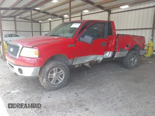 2007 Ford F-150 XLT z VIN 1FTPX04597KB14853, wystawiony jako IAAI lot #42581346 z przebiegiem 159 071 mil mil oraz . Historia ofert i sprzedaży dostępna na DreamBid. Obrazek 2.