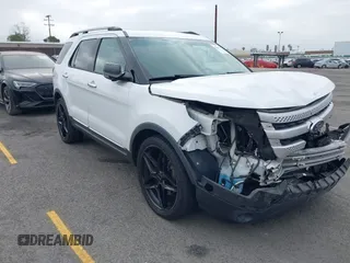 2015 Ford Explorer XLT with VIN 1FM5K7D80FGB50324, listed as a IAAI auction lot 42067992 with 106,207 mi miles and . Bid and sale history available at carsss.com. Image 1.