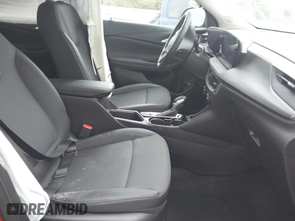 2024 Buick Encore GX Preferred z VIN KL4AMBSL3RB170506, wystawiony jako IAAI lot #41906083 z przebiegiem 2 147 mil mil oraz . Historia ofert i sprzedaży dostępna na DreamBid. Obrazek 5.