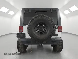 2017 Jeep Wrangler Unlimited Sahara z VIN 1C4BJWEG6HL531793, wystawiony jako Copart lot #63341115 z przebiegiem 154 615 mil mil oraz Czysty tytuł • Clean title. Historia ofert i sprzedaży dostępna na DreamBid. Obrazek 6.