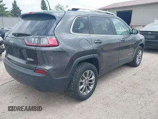 2020 Jeep Cherokee Latitude Plus z VIN 1C4PJMLB0LD536976, wystawiony jako IAAI lot #42244708 z przebiegiem 116 228 mil mil oraz . Historia ofert i sprzedaży dostępna na DreamBid. Obrazek 4.
