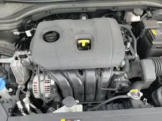 2019 Hyundai Elantra SE z VIN 5NPD74LF3KH437291, wystawiony jako Copart lot #80159485 z przebiegiem 72 678 mil mil oraz Szkoda całkowita • Salvage title. Historia ofert i sprzedaży dostępna na DreamBid. Obrazek 13.