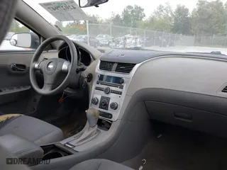 2008 Chevrolet Malibu LS w/1LS with VIN 1G1ZG57B68F233499, listed as a IAAI auction lot 42027947 with 199,474 mi miles. Bid and sale history available at carsss.com. Image 5.