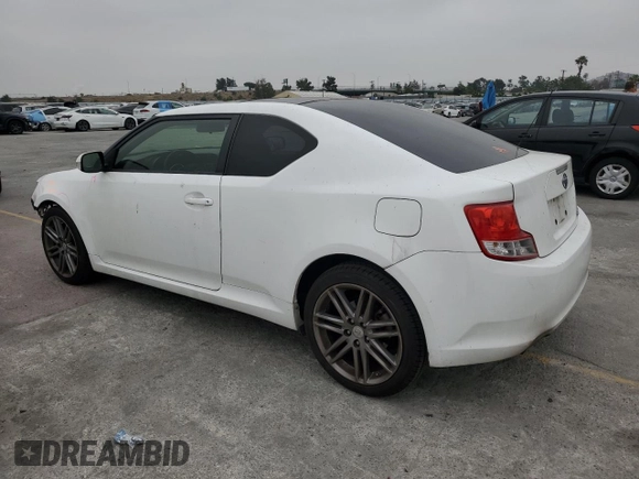 2013 Scion tC z VIN JTKJF5C77D3056779, wystawiony jako Copart lot #57459935 z przebiegiem 157 420 mil mil oraz Szkoda całkowita • Salvage title. Historia ofert i sprzedaży dostępna na DreamBid. Obrazek 2.