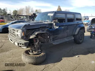 2023 Ford Bronco Raptor z VIN 1FMEE5JR4PLA93286, wystawiony jako Copart lot #48144375 z przebiegiem 36 348 mil mil oraz Szkody całkowita. Historia ofert i sprzedaży dostępna na DreamBid. Obrazek 1.