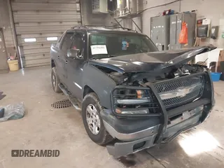2004 Chevrolet Avalanche Z71 with VIN 3GNEK12T04G158487, listed as a IAAI auction lot 41794201 with 197,344 mi miles. Bid and sale history available at carsss.com. Image 1.