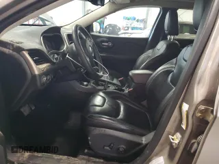 2017 Jeep Cherokee High Altitude с VIN 1C4PJMDS5HW558157, выставлен на аукционе Copart как лот 57960415 с пробегом 81 272 миль миль и Списание • Salvage title. История ставок и продаж доступна на DreamBid. Изображение 7.