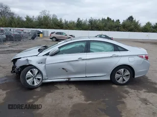 2015 Hyundai Sonata Hybrid Limited with VIN KMHEC4A45FA051854, listed as a IAAI auction lot 41853648 with 160,422 mi miles. Bid and sale history available at carsss.com. Image 15.