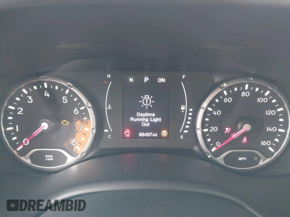2018 Jeep Renegade Latitude z VIN ZACCJBBBXJPH73509, wystawiony jako IAAI lot #41953610 z przebiegiem 66 467 mil mil oraz . Historia ofert i sprzedaży dostępna na DreamBid. Obrazek 7.