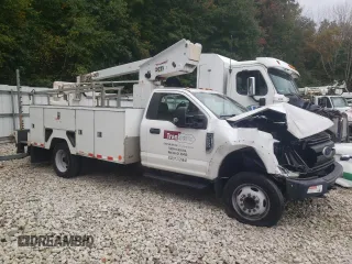 2017 Ford F-550 XL with VIN 1FDUF5GY1HEE85526, listed as a Copart auction lot 72215834 with 90,996 mi miles and Salvage Title. Bid and sale history available at carsss.com. Image 4.