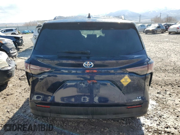 2024 Toyota Sienna LE z VIN 5TDBRKEC4RS190523, wystawiony jako Copart lot #50595115 z przebiegiem 32 437 mil mil oraz Czysty tytuł • Clean title. Historia ofert i sprzedaży dostępna na DreamBid. Obrazek 6.