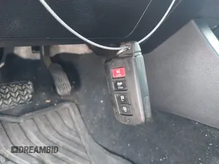 2017 Toyota Tacoma SR5 z VIN 5TFCZ5AN9HX070030, wystawiony jako IAAI lot #42212141 z przebiegiem 92 291 mil mil oraz . Historia ofert i sprzedaży dostępna na DreamBid. Obrazek 11.