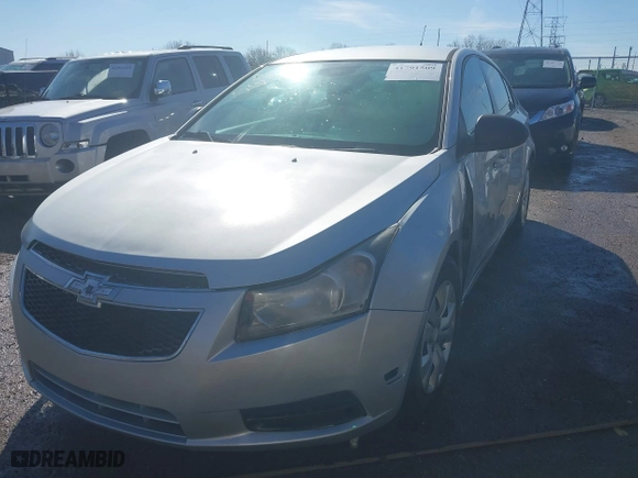 2014 Chevrolet Cruze LS with VIN 1G1PA5SH0E7102286, listed as a IAAI auction lot 41791509 with 171,027 mi miles. Bid and sale history available at carsss.com. Image 17.