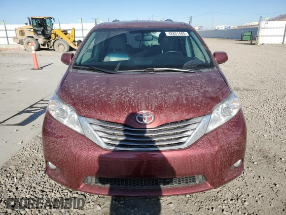 2016 Toyota Sienna XLE with VIN 5TDYK3DC9GS755500, listed as a Copart auction lot 42831485 with 60,890 mi miles and Salvage Title. Bid and sale history available at carsss.com. Image 5.