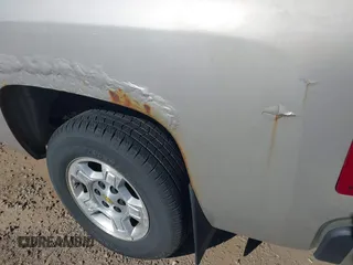 2007 Chevrolet Silverado 1500 LT w/1LT with VIN 1GCEC19017Z500969, listed as a IAAI auction lot 41907955 with 212,259 mi miles. Bid and sale history available at carsss.com. Image 19.