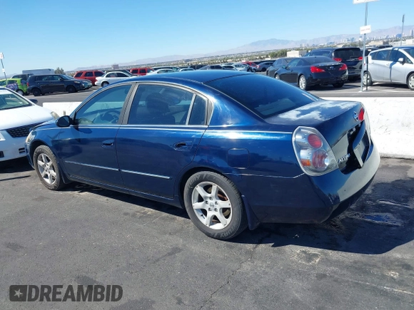 2005 Nissan Altima 2.5 S with VIN 1N4AL11D25C366699, listed as a IAAI auction lot 41889759 with 196,201 mi miles. Bid and sale history available at carsss.com. Image 3.