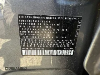 2018 Volkswagen Tiguan S z VIN 3VV0B7AX2JM014870, wystawiony jako Copart lot #57364305 z przebiegiem 118 522 mil mil oraz Czysty tytuł • Clean title. Historia ofert i sprzedaży dostępna na DreamBid. Obrazek 10.