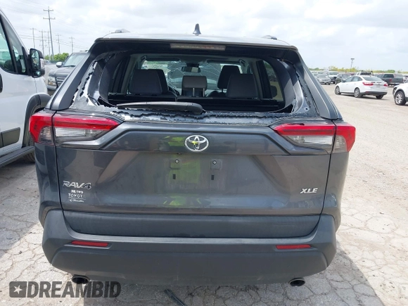 2021 Toyota RAV4 XLE Premium с VIN 2T3C1RFV9MC108170, выставлен на аукционе IAAI как лот 42099817 с пробегом 52 076 миль миль и . История ставок и продаж доступна на DreamBid. Изображение 16.