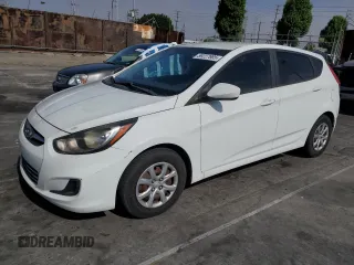 2012 Hyundai Accent GS z VIN KMHCT5AE5CU034780, wystawiony jako Copart lot #59227985 z przebiegiem 131 718 mil mil oraz Czysty tytuł • Clean title. Historia ofert i sprzedaży dostępna na DreamBid. Obrazek 1.