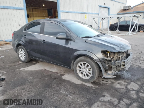 2017 Chevrolet Sonic LT z VIN 1G1JD5SG3H4123658, wystawiony jako Copart lot #89312635 z przebiegiem 121 061 mil mil oraz Szkoda całkowita • Salvage title. Historia ofert i sprzedaży dostępna na DreamBid. Obrazek 4.