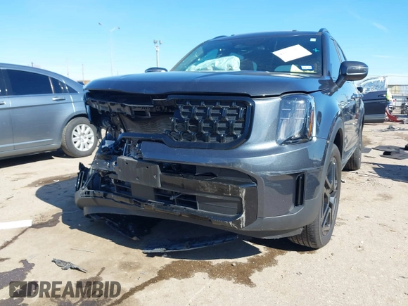 2024 Kia Telluride EX X-Line z VIN 5XYP3DGC3RG519595, wystawiony jako IAAI lot #41377285 z przebiegiem 18 313 mil mil oraz . Historia ofert i sprzedaży dostępna na DreamBid. Obrazek 6.