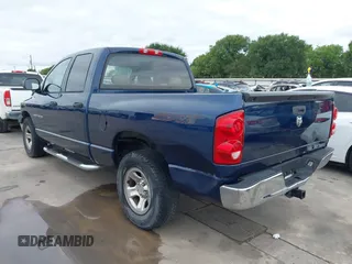 2007 Dodge 1500 ST z VIN 1D7HA18K57J562577, wystawiony jako IAAI lot #42355951 z przebiegiem 190 791 mil mil oraz . Historia ofert i sprzedaży dostępna na DreamBid. Obrazek 3.