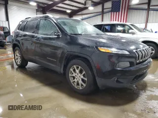2015 Jeep Cherokee Latitude z VIN 1C4PJMCS8FW578532, wystawiony jako Copart lot #56816125 z przebiegiem 108 423 mil mil oraz Szkoda całkowita • Salvage title. Historia ofert i sprzedaży dostępna na DreamBid. Obrazek 4.
