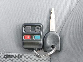 2007 Ford Escape XLT с VIN 1FMYU93137KC07508, выставлен на аукционе IAAI как лот 42343536 с пробегом 156 725 миль миль и . История ставок и продаж доступна на DreamBid. Изображение 11.