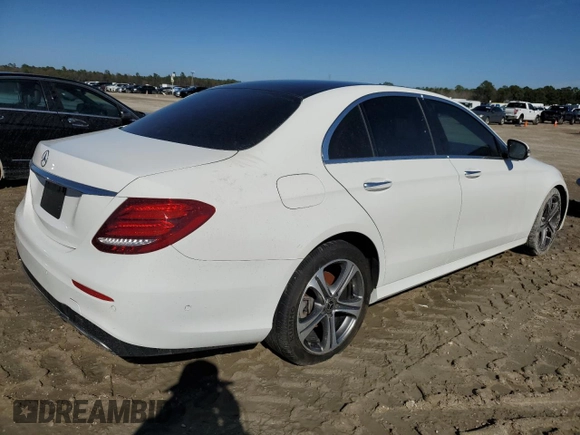 2019 Mercedes-Benz E-Class E 300 with VIN WDDZF4JB0KA533515, listed as a Copart auction lot 43582695 with 0 mi miles and Salvage Title. Bid and sale history available at carsss.com. Image 3.