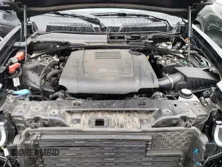 2022 Land Rover Defender S with VIN SALEJ7RX9N2087686, listed as a Copart auction lot 48174655 with 61,484 mi miles and Salvage title. Bid and sale history available at DreamBid. Image 12.