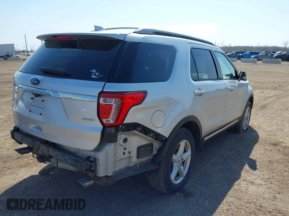 2017 Ford Explorer XLT with VIN 1FM5K8D85HGC53358, listed as a IAAI auction lot 42042665 with 97,807 mi miles and . Bid and sale history available at carsss.com. Image 4.