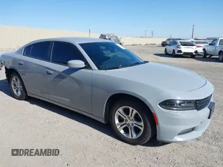 2020 Dodge Charger SXT z VIN 2C3CDXBG5LH194484, wystawiony jako IAAI lot #42121474 z przebiegiem 82 897 mil mil oraz . Historia ofert i sprzedaży dostępna na DreamBid. Obrazek 1.