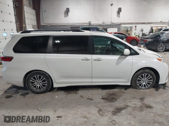 2019 Toyota Sienna XLE Auto Access Seat with VIN 5TDYZ3DC9KS011402, listed as a IAAI auction lot 41597111 with 127,466 mi miles. Bid and sale history available at carsss.com. Image 13.