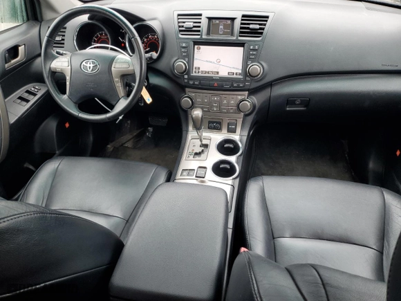 2010 Toyota Highlander Sport with VIN 5TDEK3EH6AS003547, listed as a Copart auction lot 76990184 with 181,558 mi miles and Salvage Title. Bid and sale history available at carsss.com. Image 8.