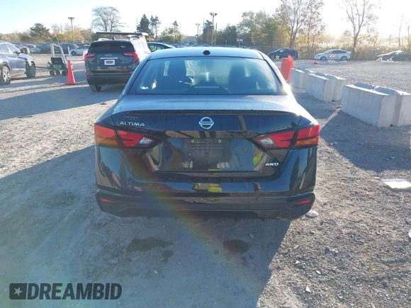 2019 Nissan Altima 2.5 S with VIN 1N4BL4BW5KC144319, listed as a IAAI auction lot 40689180 with 84,199 mi miles. Bid and sale history available at carsss.com. Image 16.