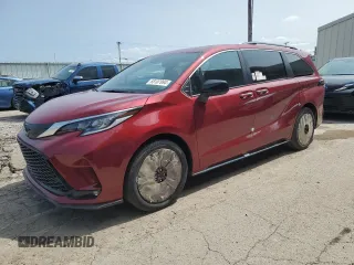 2024 Toyota Sienna XSE with VIN 5TDDRKEC5RS199529, listed as a Copart auction lot 68107994 with 2 mi miles and Salvage Title. Bid and sale history available at carsss.com. Image 1.
