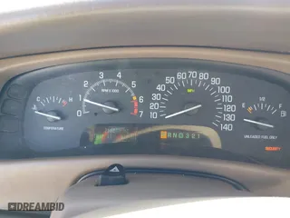 2000 Buick Park Avenue Ultra with VIN 1G4CU5219Y4205854, listed as a IAAI auction lot 41662383 with 211,249 mi miles. Bid and sale history available at carsss.com. Image 7.