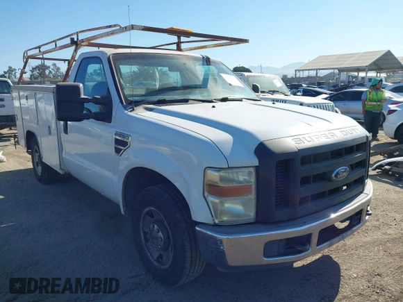 2008 Ford F-250 XL z VIN 1FTNF20588EA12052, wystawiony jako IAAI lot #42699890 z przebiegiem 262 049 mil mil oraz . Historia ofert i sprzedaży dostępna na DreamBid. Obrazek 1.