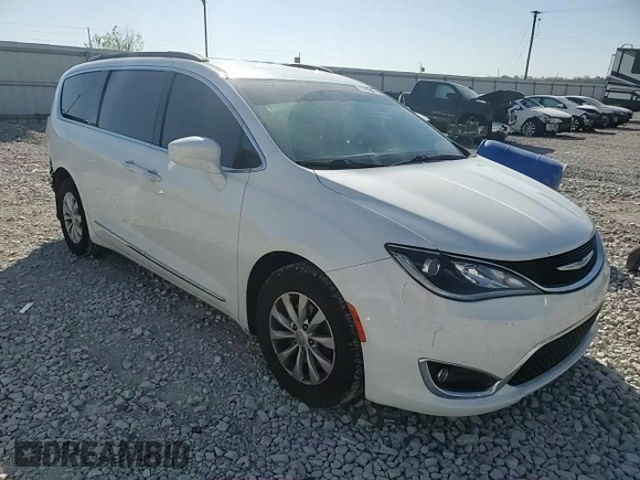 2017 Chrysler Pacifica Touring L with VIN 2C4RC1BG1HR519963, listed as a Copart auction lot 52800915 with 141,225 mi miles and Salvage Title. Bid and sale history available at DreamBid. Image 11.